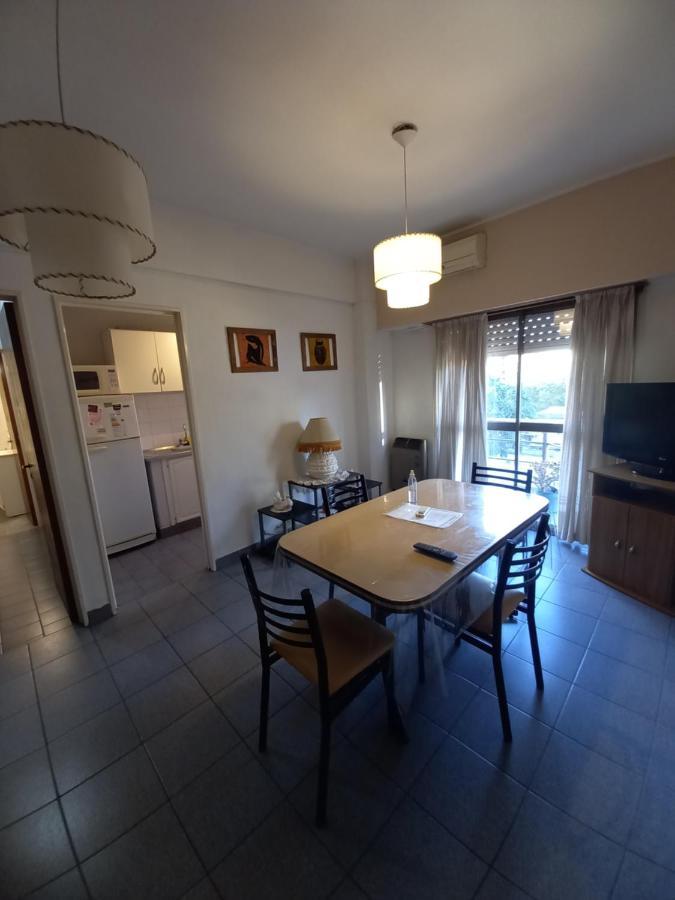 Apartament Temporario La Plata Centro Balcon Al Frente Zewnętrze zdjęcie